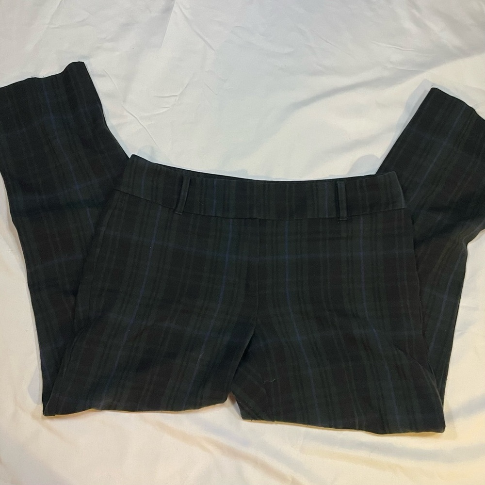 Ann Taylor Factory Black and Green Plaid Cropped Pants, Great for Fall or Winter - Picture 6 of 14